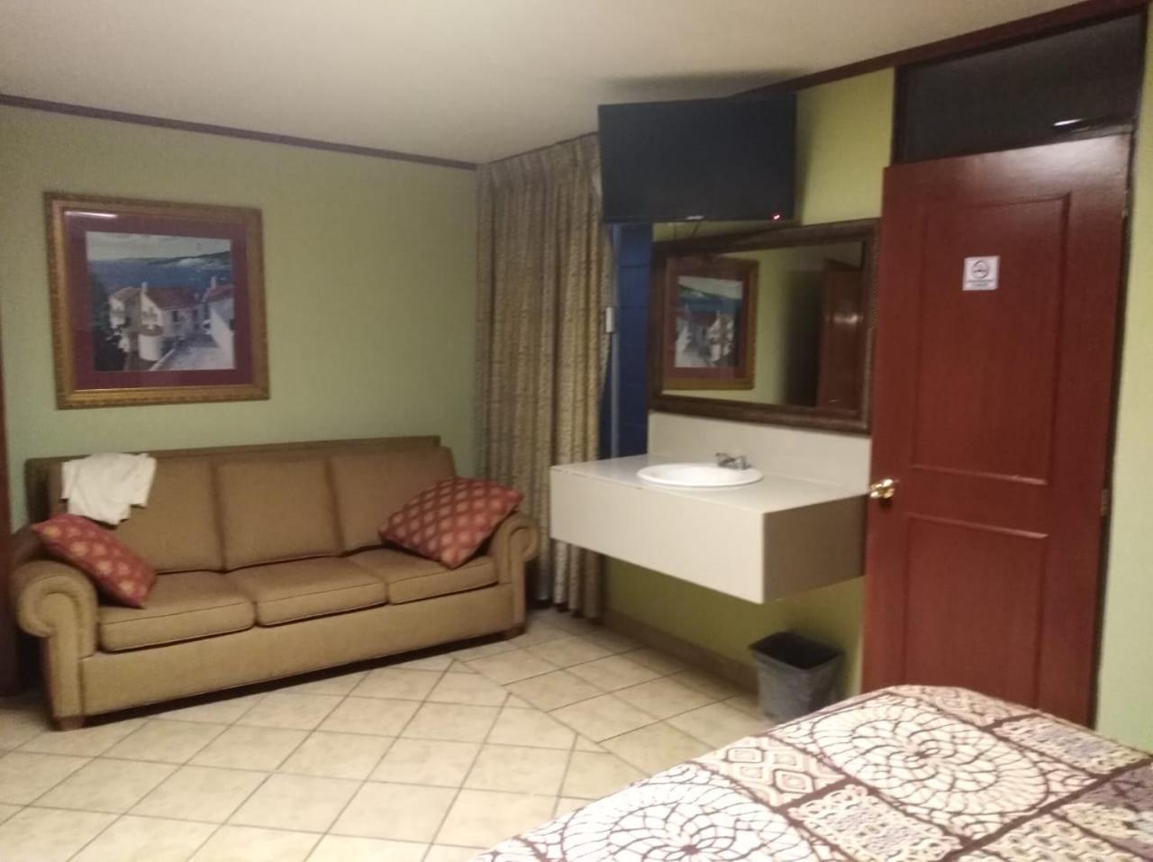 Hotel Cortes *